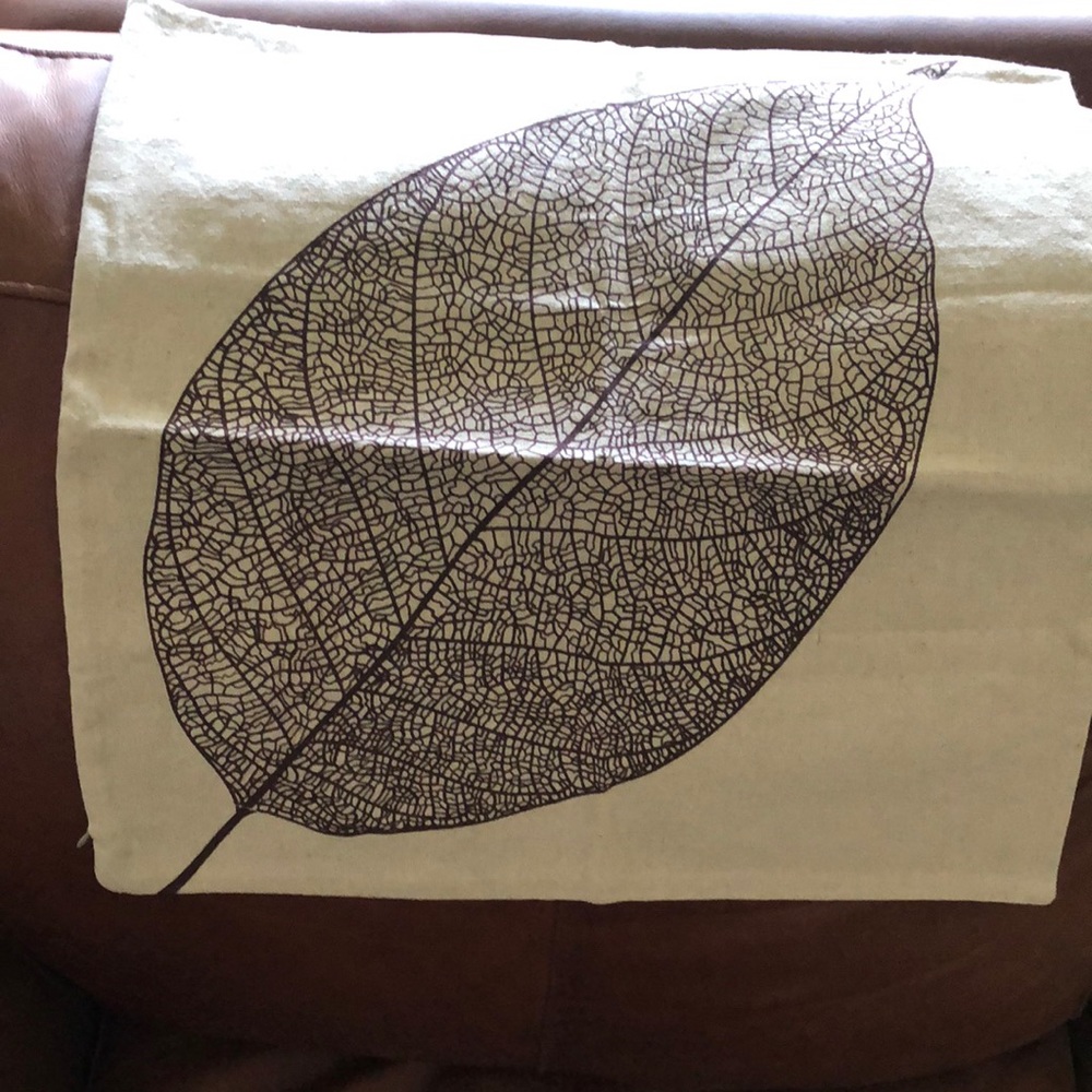 Two cushion covers leaf motif, 16 x16 inches unstuffed,  zipper, NWOT, Cotton